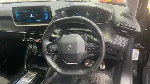 PEUGEOT 2008 100kW Allure Premium+ 50kWh Auto