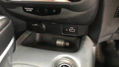 Nissan Juke 1.0 DiG-T 114 N-Connecta DCT