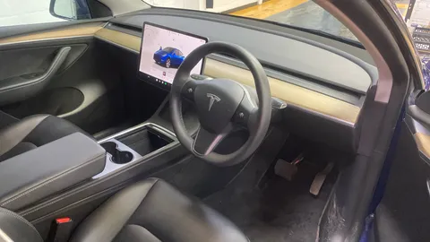 TESLA MODEL Y Long Range AWD Auto