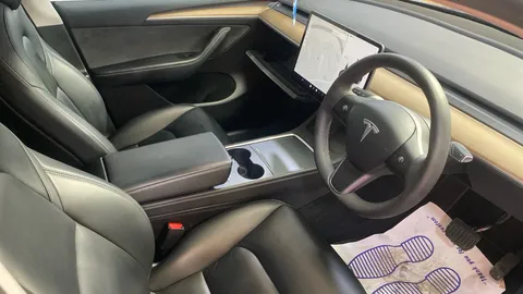 Tesla                     Model Y Long Range AWD Auto