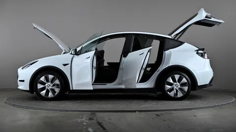 Tesla                     Model Y Long Range AWD Auto