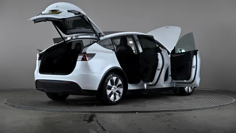 Tesla                     Model Y Long Range AWD Auto