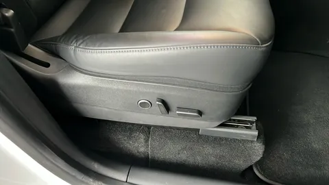 Tesla                     Model Y Long Range AWD Auto