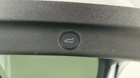 Tesla                     Model Y Long Range AWD Auto