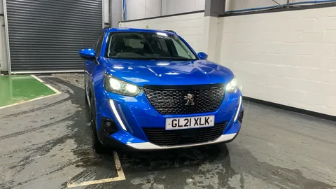 PEUGEOT 2008 1.2 PureTech 130 Allure Premium EAT8