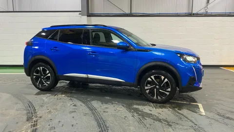 PEUGEOT 2008 1.2 PureTech 130 Allure Premium EAT8