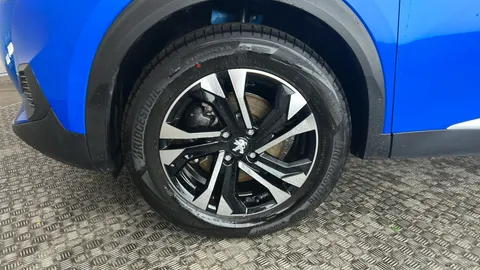 Peugeot 2008 100kW Allure Premium+ 50kWh Auto