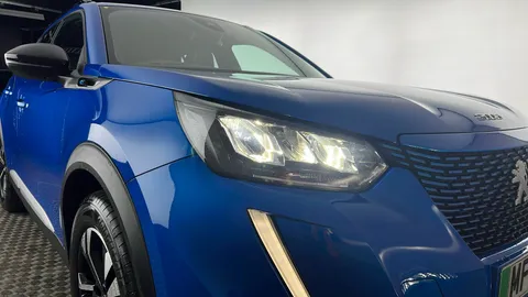 Peugeot 2008 100kW Allure Premium+ 50kWh Auto