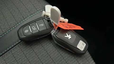 Peugeot 2008 100kW Allure Premium+ 50kWh Auto