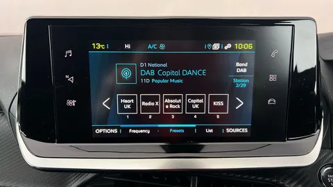 Peugeot 2008 100kW Allure Premium+ 50kWh Auto