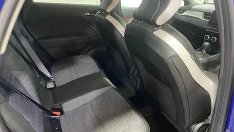 Renault Captur 1.6 E-Tech full hybrid 145 Techno 5dr Auto