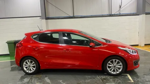 KIA CEED 1.0T GDi ISG 2