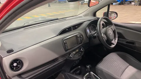 TOYOTA YARIS 1.5 Hybrid Icon CVT