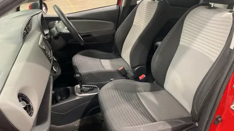 TOYOTA YARIS 1.5 Hybrid Icon CVT