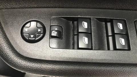 VAUXHALL MOKKA 100kW SRi Premium 50kWh Auto