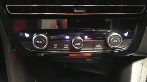 VAUXHALL MOKKA 100kW SRi Premium 50kWh Auto