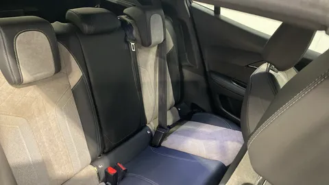 PEUGEOT 2008 100kW GT Premium 50kWh Auto