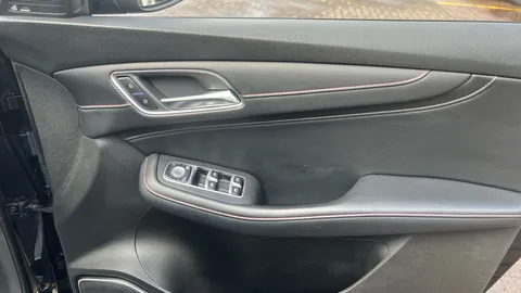 MG MOTOR UK HS 1.5 T-GDI PHEV SE Auto