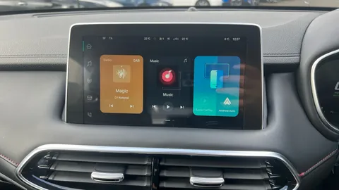 MG MOTOR UK HS 1.5 T-GDI PHEV SE Auto