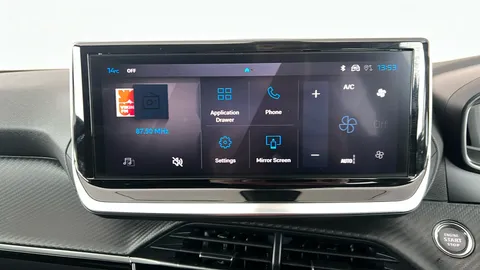 PEUGEOT 2008 100kW Allure 50kWh Auto