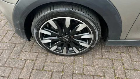 MINI HATCHBACK 1.5 Cooper Exclusive II Auto