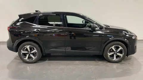 NISSAN QASHQAI 1.3 DiG-T MH N-Connecta
