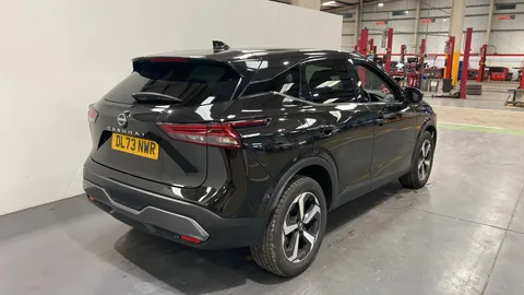 NISSAN QASHQAI 1.3 DiG-T MH N-Connecta