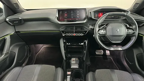 PEUGEOT 2008 1.2 PureTech 130 GT EAT8