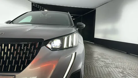 PEUGEOT 2008 1.2 PureTech 130 GT EAT8