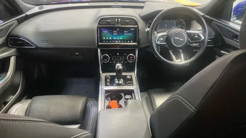 JAGUAR XE 2.0 R-Dynamic S Auto