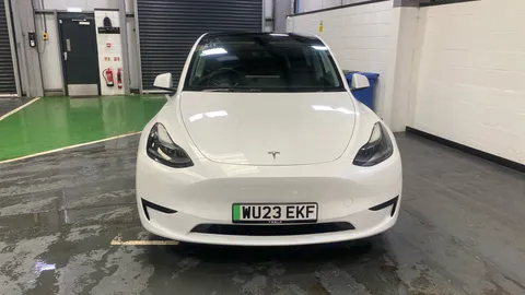 TESLA MODEL Y RWD Auto