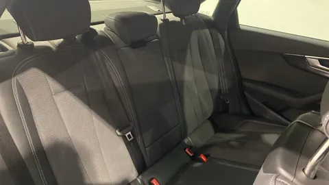 AUDI A4 35 TFSI Black Edition S Tronic