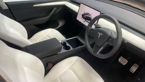 TESLA MODEL Y Performance AWD Auto