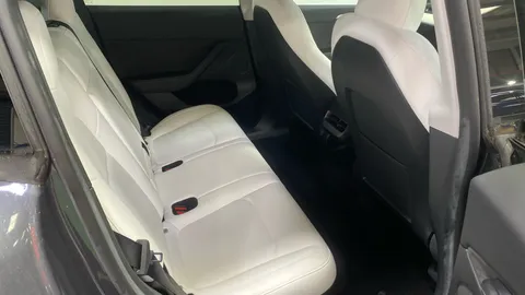 TESLA MODEL Y Performance AWD Auto