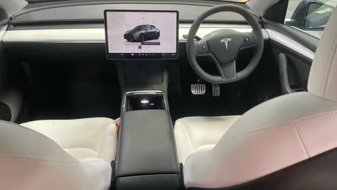 TESLA MODEL Y Performance AWD Auto