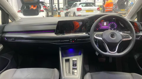 Volkswagen Golf 1.5 eTSI 150 Style DSG