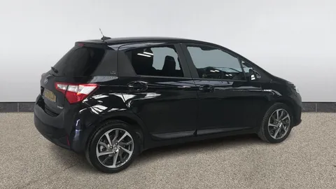 Toyota Yaris 1.5 Hybrid Y20 5dr CVT [Bi-tone]
