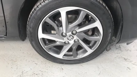 Toyota Yaris 1.5 Hybrid Y20 5dr CVT [Bi-tone]