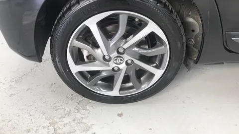 Toyota Yaris 1.5 Hybrid Y20 5dr CVT [Bi-tone]