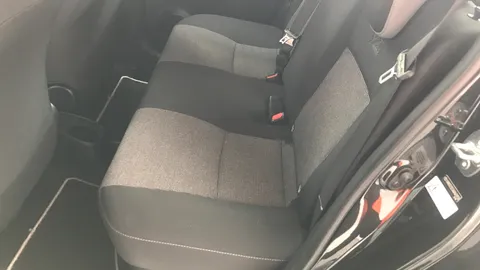 Toyota Yaris 1.5 Hybrid Y20 5dr CVT [Bi-tone]