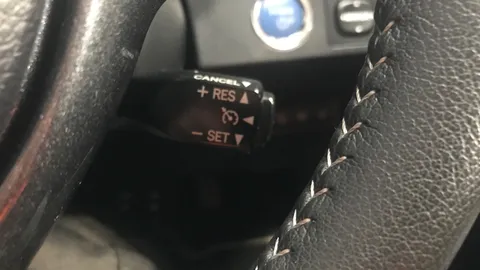 Toyota Yaris 1.5 Hybrid Y20 5dr CVT [Bi-tone]