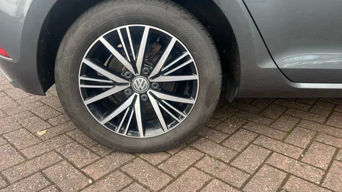 Volkswagen Golf 1.0 TSI 110 SE [Nav] 5dr