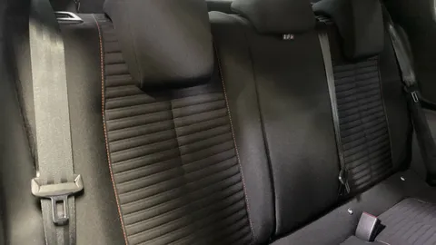 PEUGEOT 208 1.2 PureTech 100 Active Premium + EAT8