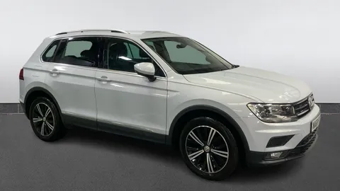 VOLKSWAGEN TIGUAN 2.0 TDi 150 SE Nav