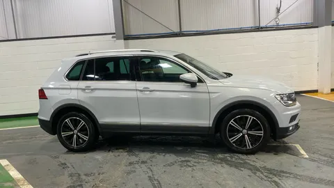 VOLKSWAGEN TIGUAN 2.0 TDi 150 SE Nav