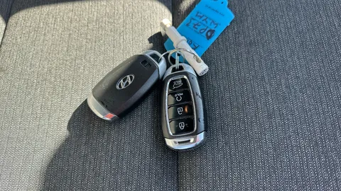 Hyundai Kona 100kW Premium 39kWh Auto