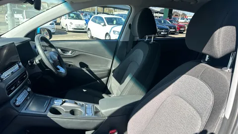 Hyundai Kona 100kW Premium 39kWh Auto