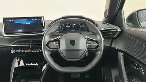 PEUGEOT 2008 100kW Allure 50kWh Auto