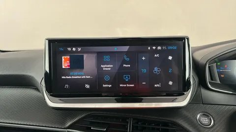 PEUGEOT 2008 100kW Allure 50kWh Auto