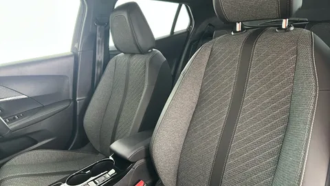 PEUGEOT 2008 100kW Allure 50kWh Auto